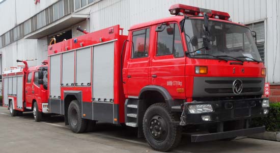 東風(fēng)145水罐(泡沫)消防車(chē)載液5噸