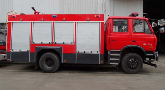 東風(fēng)145水罐(泡沫)消防車(chē)載液5噸